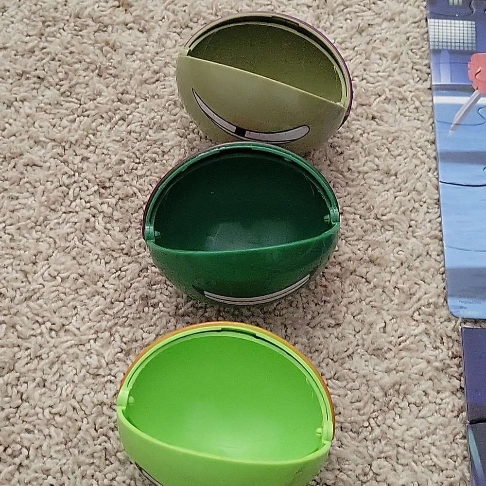 Ninja Turtle Metal Lunch box with sandwiche box, 3 snack holders and 2 puzzles. - Picture 8 of 11